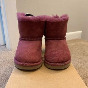 Uggs boots size 9 toddler